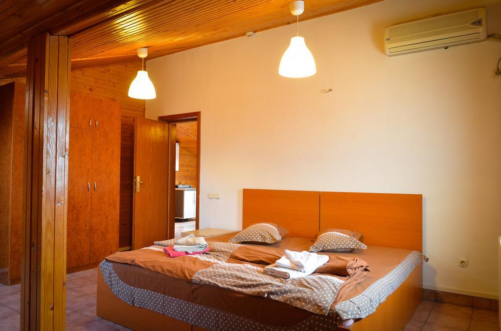 B&B Center & By Rdc