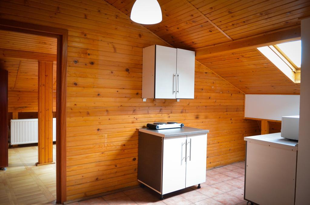 B&B Center & By Rdc Bucureşti